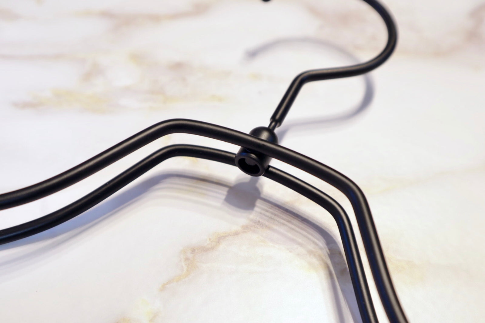 オールブラック】ダブルライン レディーストップス用スチールハンガー